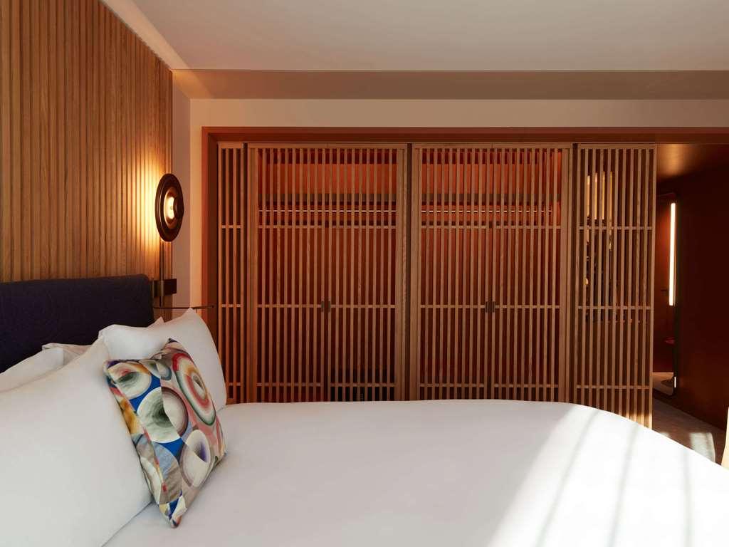 So/ Paris Hotel Room photo