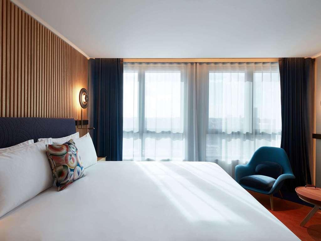 So/ Paris Hotel Room photo